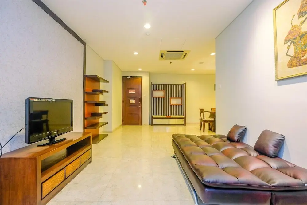 Джакарта: Great Choice and Spacious 3BR at The Empyreal Apartment