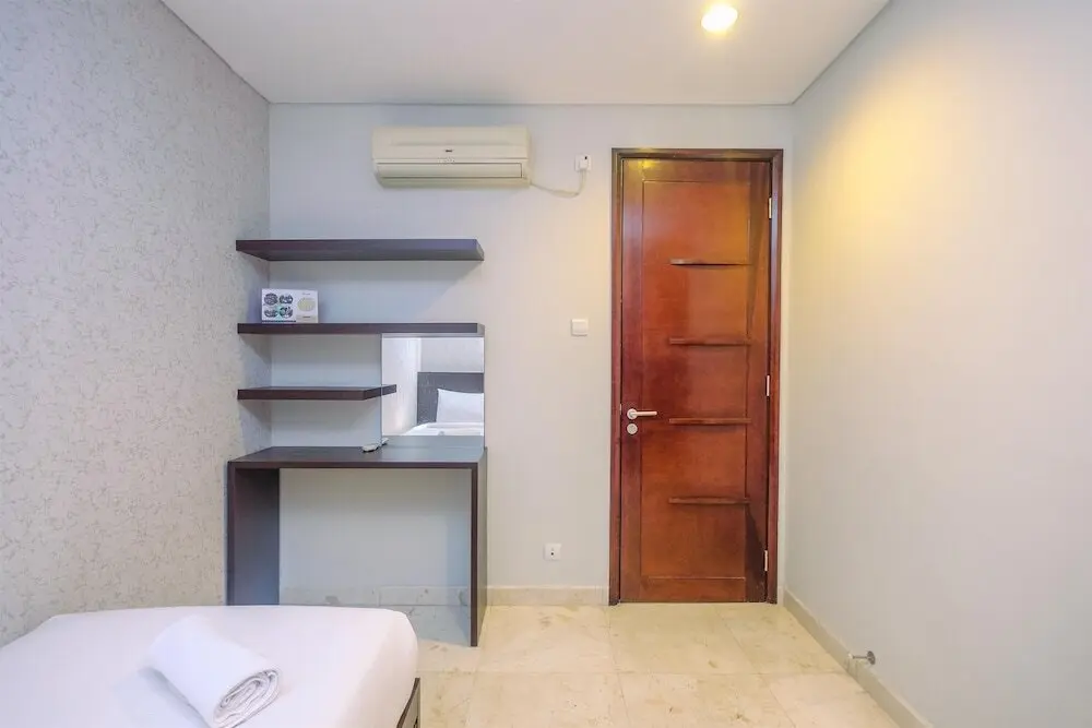 Джакарта: Great Choice and Spacious 3BR at The Empyreal Apartment