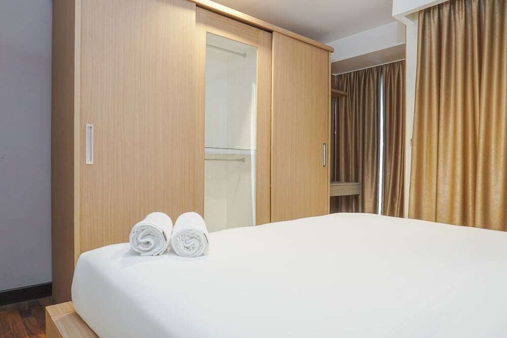 Джакарта: Cozy Living 1BR Tamansari The Hive Apartment