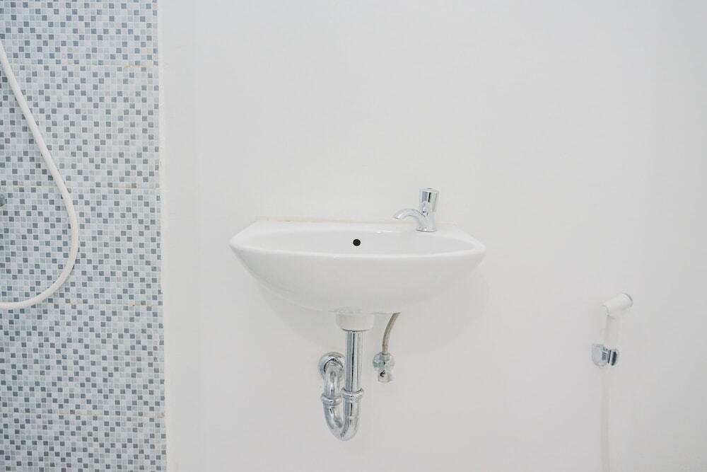 Тангеранг: Minimalist and Simple Studio Apartment Aeropolis Residence