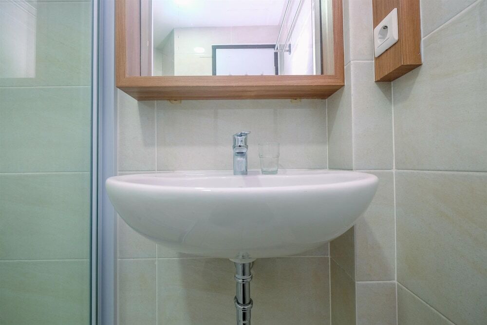 Чикаранг: Fully Furnished with Comfortable 1BR Apartment at Mustika Golf Residence