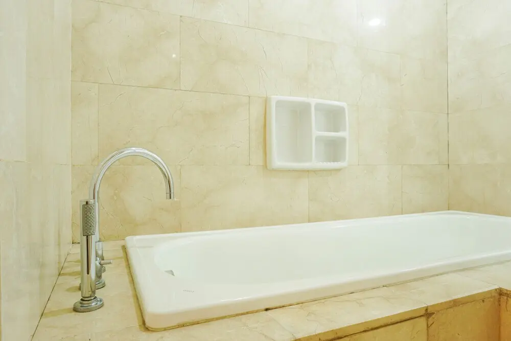 Джакарта: Cozy 1BR Royale Springhill Apartment with City View