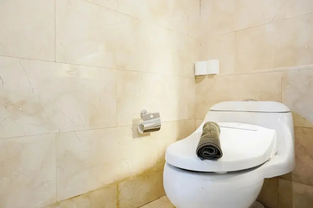 Джакарта: Cozy 1BR Royale Springhill Apartment with City View