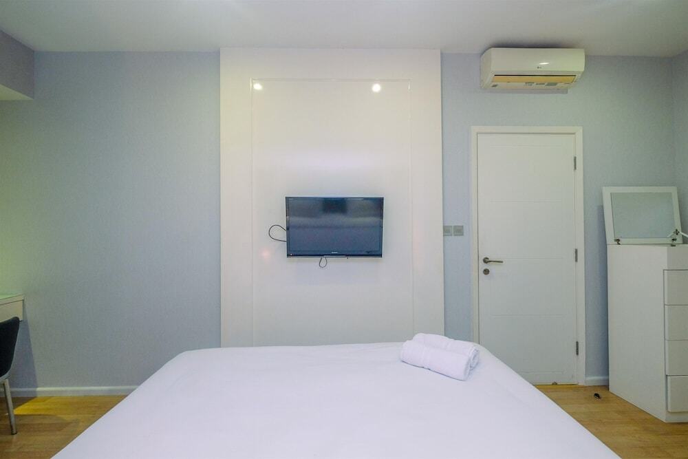 Джакарта: Spacious with City View 2BR Apartment at Casa Grande Residence