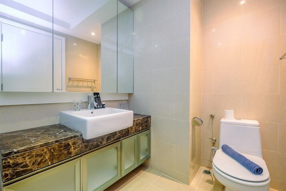 Джакарта: Spacious with City View 2BR Apartment at Casa Grande Residence