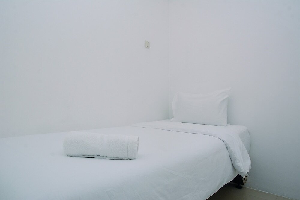 Comfy and Furnished 2BR Bassura City Apartment near Mall — фото 1