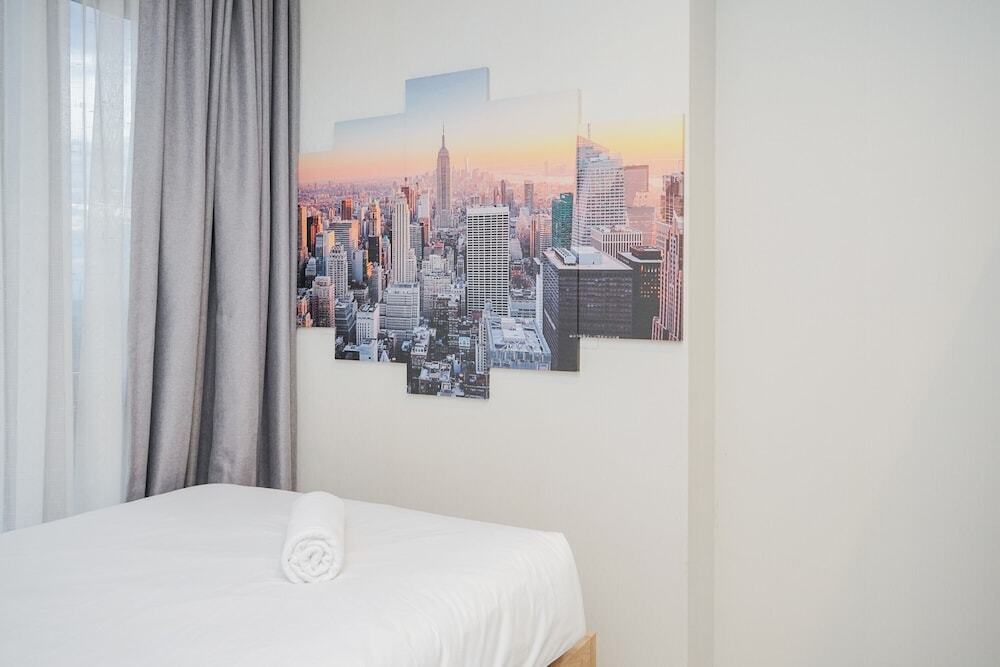 Legok: Chic And Strategic 2Br Apartment At Branz Bsd