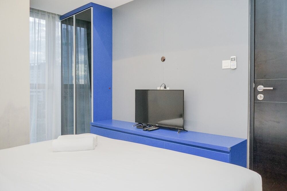 Legok: Chic And Strategic 2Br Apartment At Branz Bsd