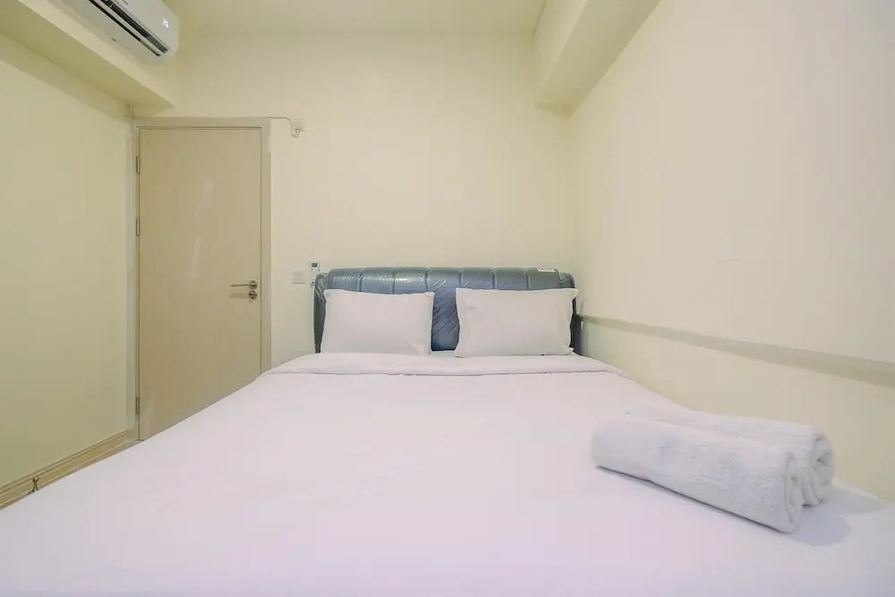 Сибату: Elegant and Cozy 2BR at Meikarta Apartment