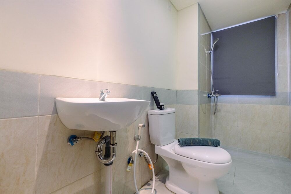Сибату: Cozy and Functional 3BR at Meikarta Apartment