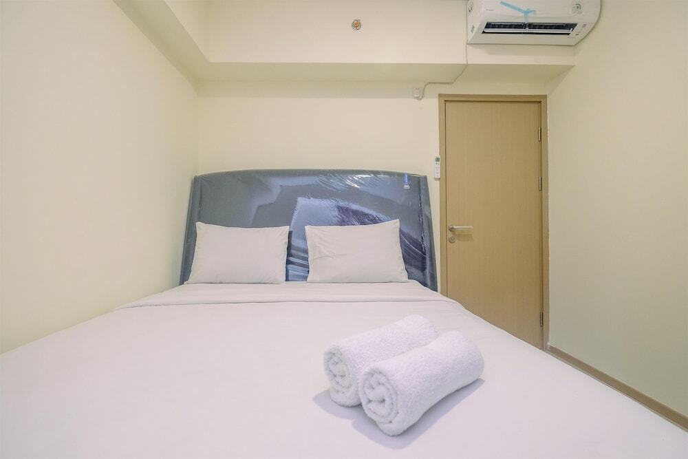 Сибату: Cozy and Functional 3BR at Meikarta Apartment
