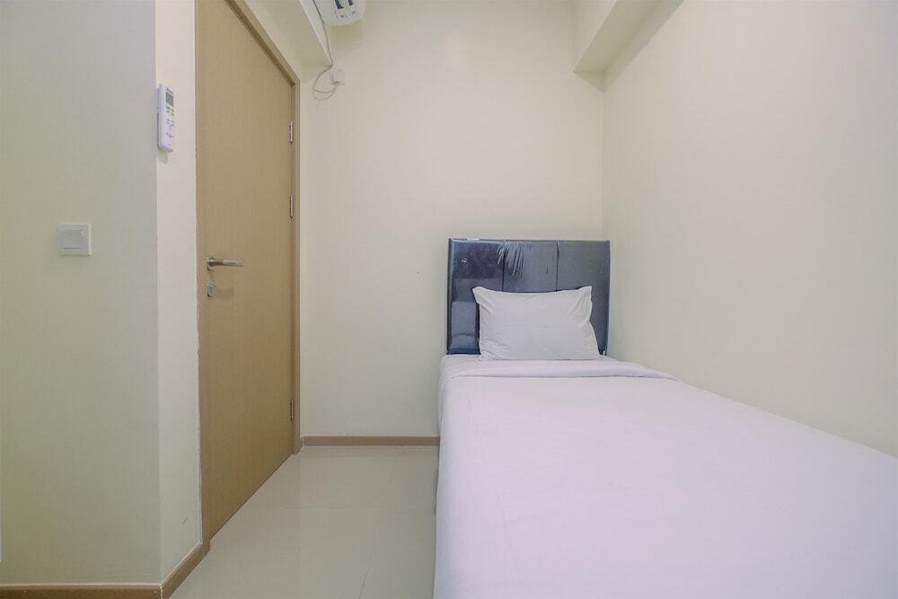 Сибату: Cozy and Functional 3BR at Meikarta Apartment