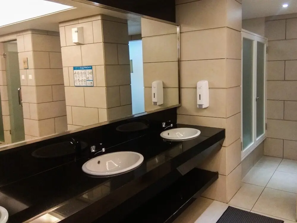Чикаранг: Chic and Cozy 1BR Apartment at Mustika Golf Residence