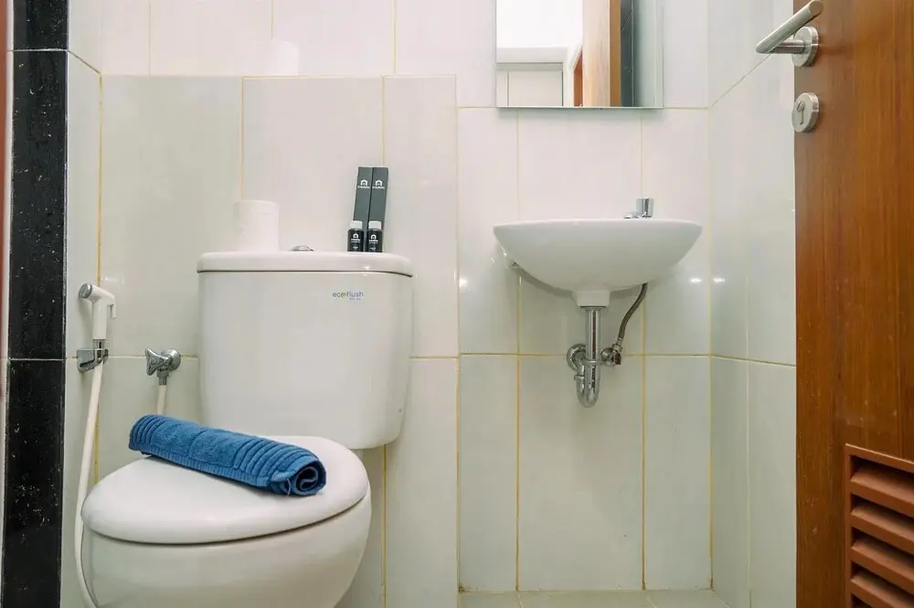 Бекаси: Compact and Modern Studio Room Apartment at Grand Kamala Lagoon