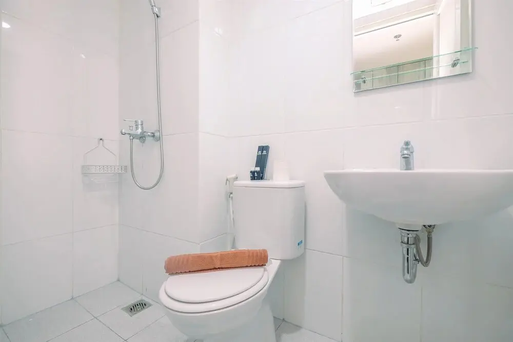 Караванг: New Furnished Tamansari Mahogany Studio Apartment with Modern Style