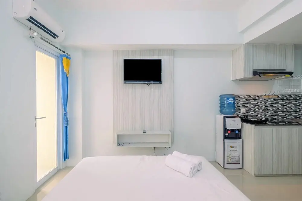 Караванг: New Furnished Tamansari Mahogany Studio Apartment with Modern Style
