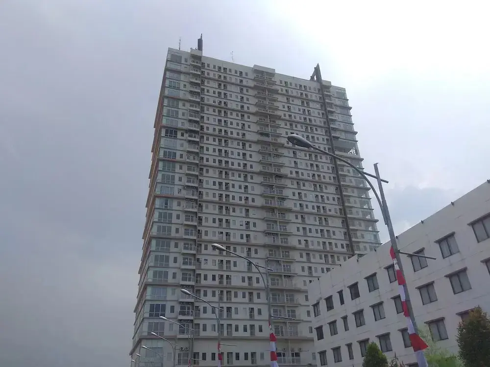 Караванг: New Furnished Tamansari Mahogany Studio Apartment with Modern Style