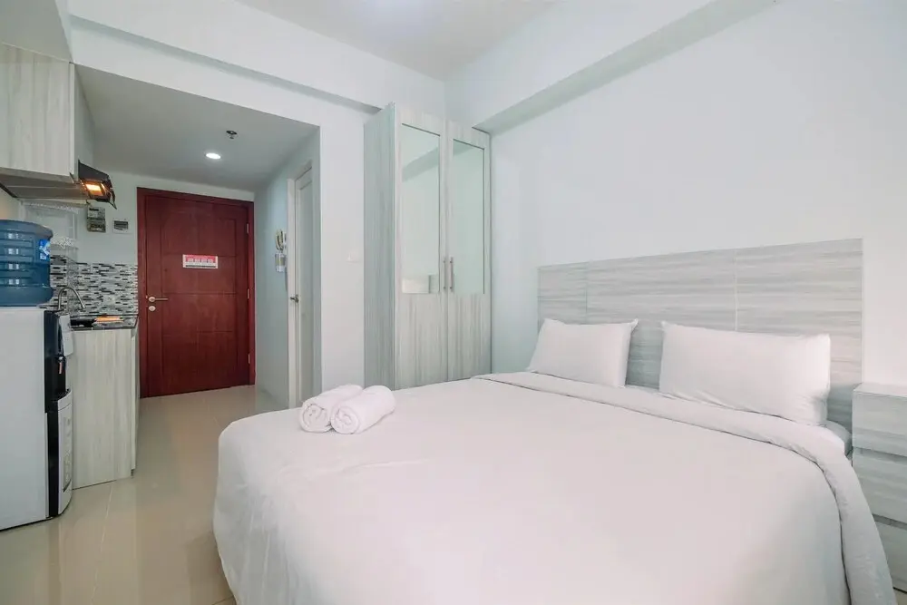 Караванг: New Furnished Tamansari Mahogany Studio Apartment with Modern Style