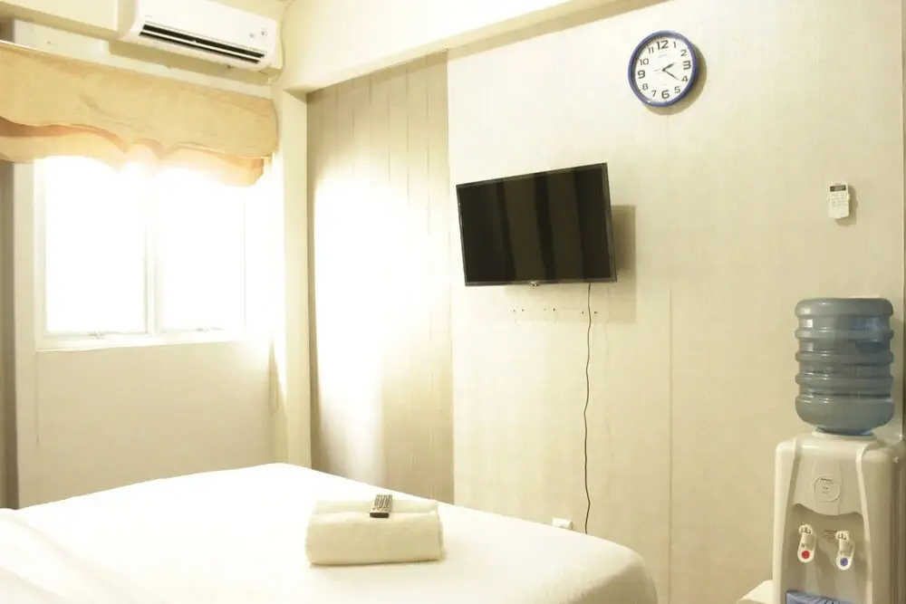 Бандунг: Quiet & Comfy Studio at The Suites @Metro Apartment
