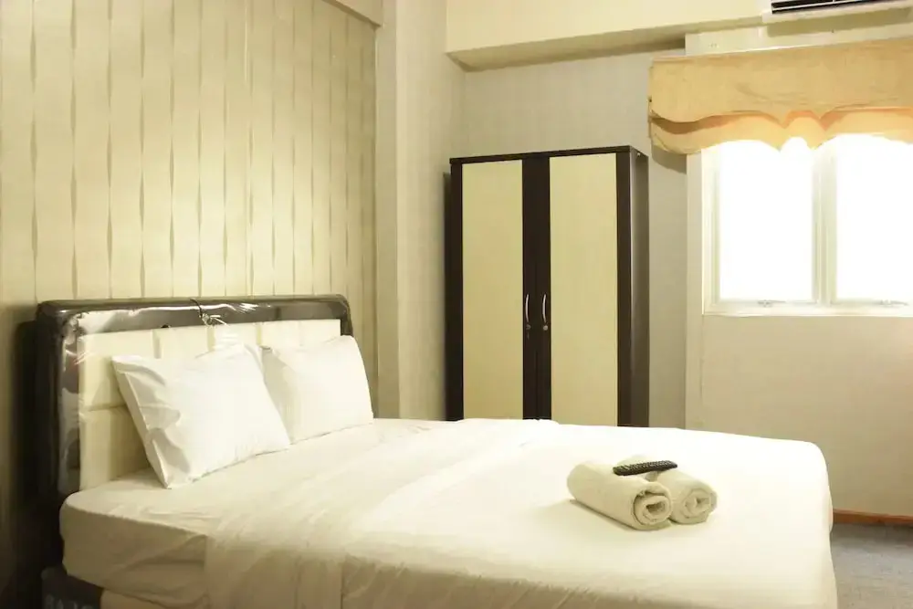 Бандунг: Quiet & Comfy Studio at The Suites @Metro Apartment