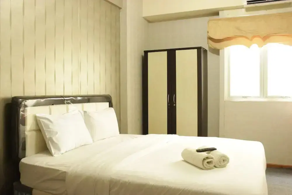 Бандунг: Quiet & Comfy Studio at The Suites @Metro Apartment