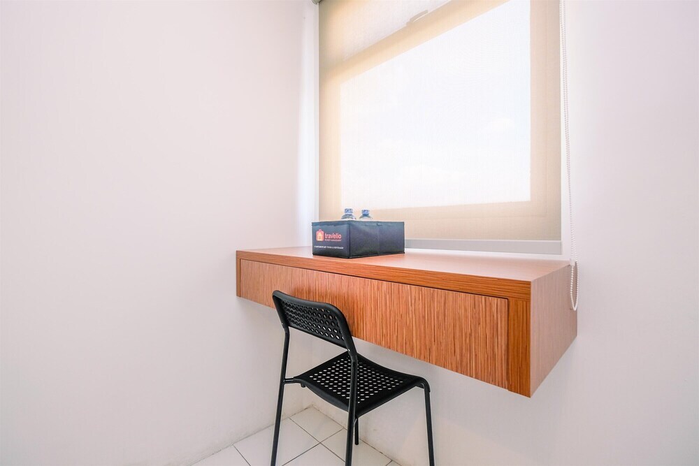 Читарингул: Cozy and Tranquil Studio Apartment at Gunung Putri Square