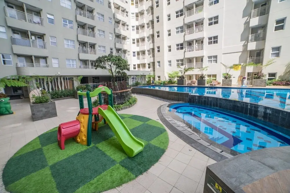 Бандунг: Modern Chic 2BR Apartment Parahyangan Residence near UNPAR