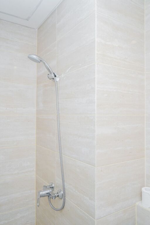 Тангеранг: Minimalist and Relaxing Studio Apartment at Springwood Residence