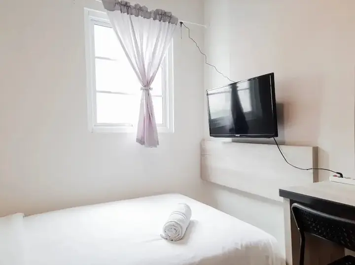 Legok: Best Deal Studio at Alesha Vanya Park Guest House (Sharing Bathroom)