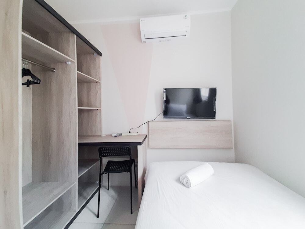 Legok: Homey Studio at Alesha Vanya Park BSD Guest House (Sharing Bathroom)