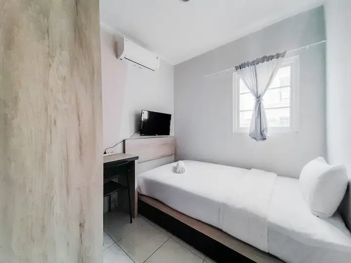 Legok: Homey Studio at Alesha Vanya Park BSD Guest House (Sharing Bathroom)