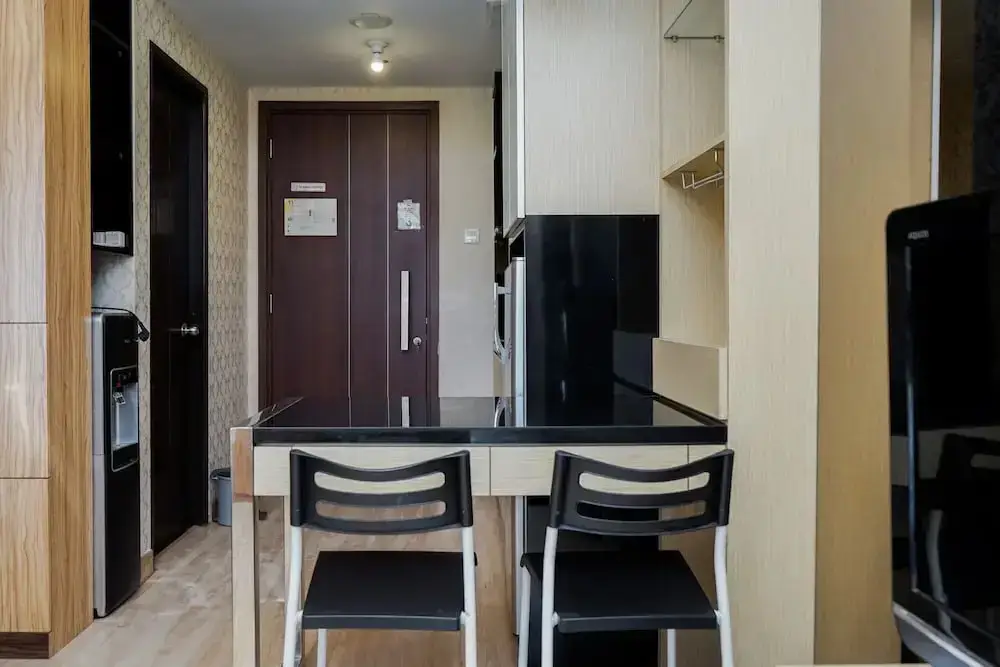 Legok: Fabulous Studio Room at Scientia Residence Apartment