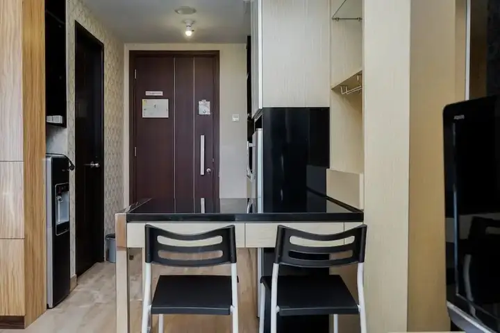 Legok: Fabulous Studio Room at Scientia Residence Apartment
