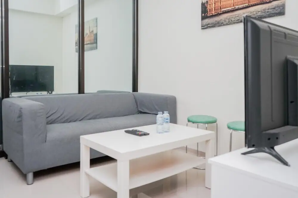 Южный Тангеранг: Comfy and Modern 1BR The Accent Bintaro Apartment