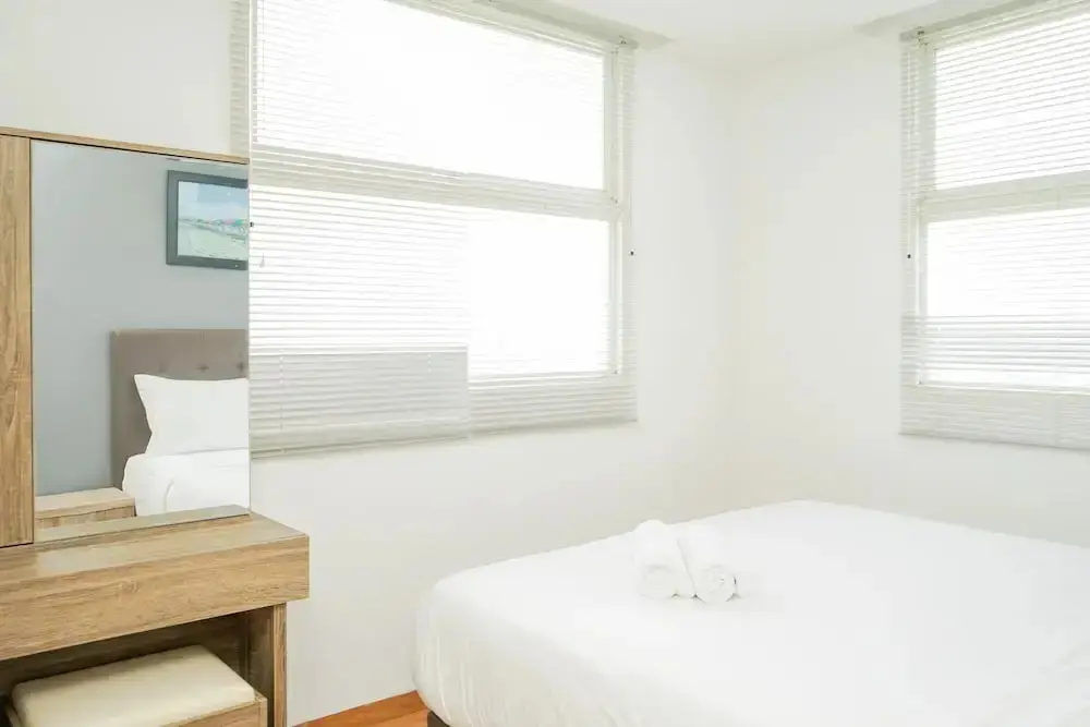 Южный Тангеранг: Cozy 2BR Apartment at Tuscany Residences With Garden View