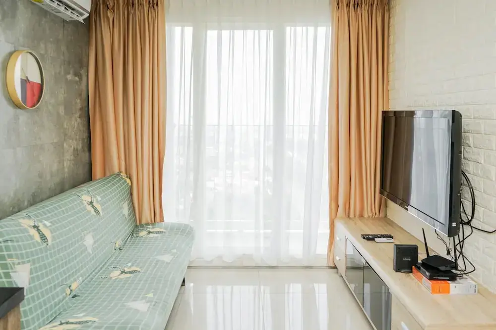 Южный Тангеранг: Cozy 2BR Apartment at Tuscany Residences With Garden View