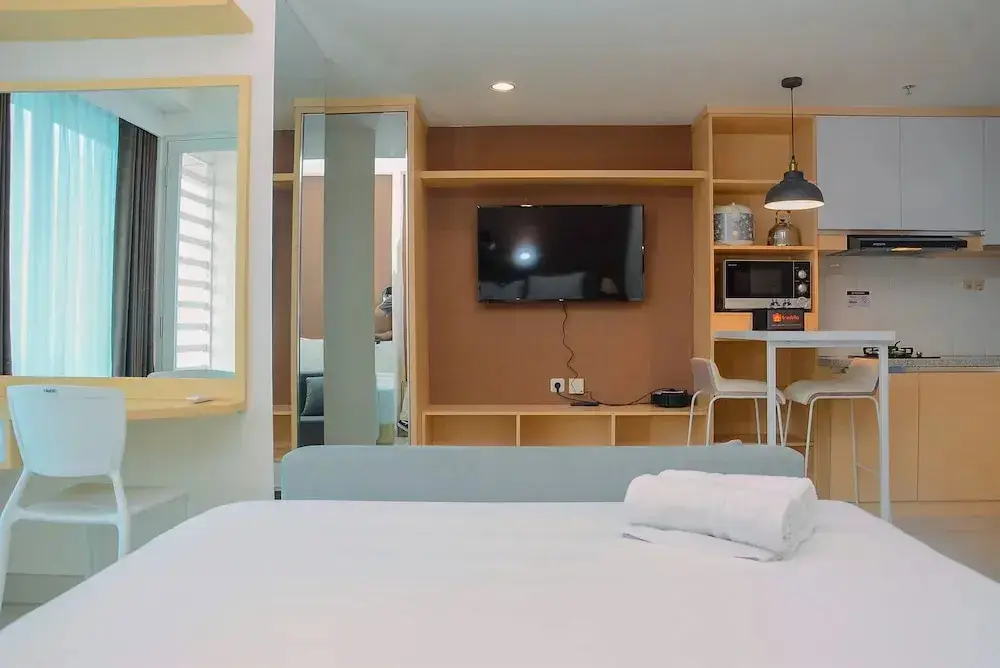 Бекаси: Grand Kamala Lagoon Studio Apartment with Modern Interior
