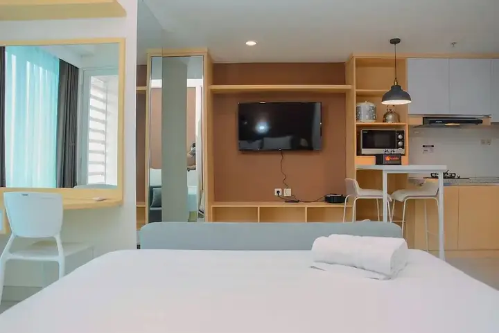 Бекаси: Grand Kamala Lagoon Studio Apartment with Modern Interior