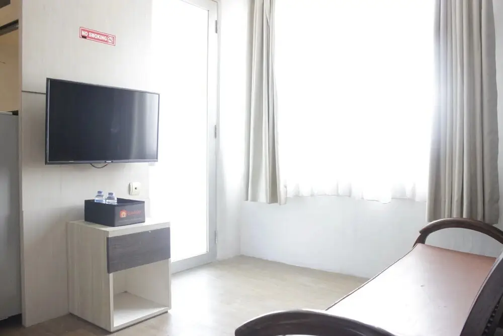 Бандунг: 2BR Apartment with Pool View at The Jarrdin Cihampelas