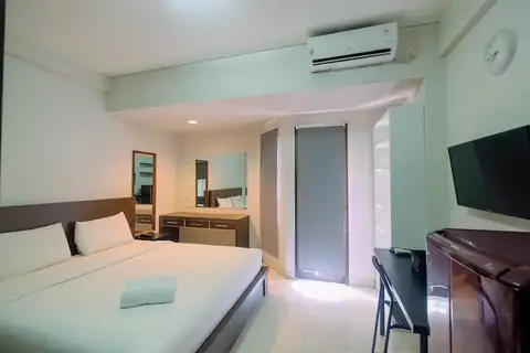 Elegant and Comfy Studio Apartment Tamansari Sudirman — фото 1