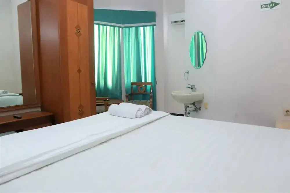 Сурабая: Hotel Istana Permata Juanda