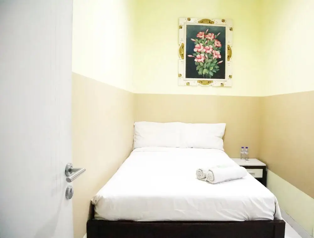 Сурабая: My Rooms Stay N Dine