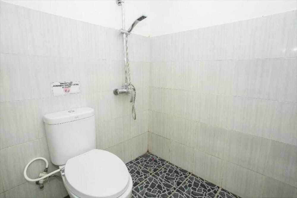 Сурабая: My Rooms Stay N Dine