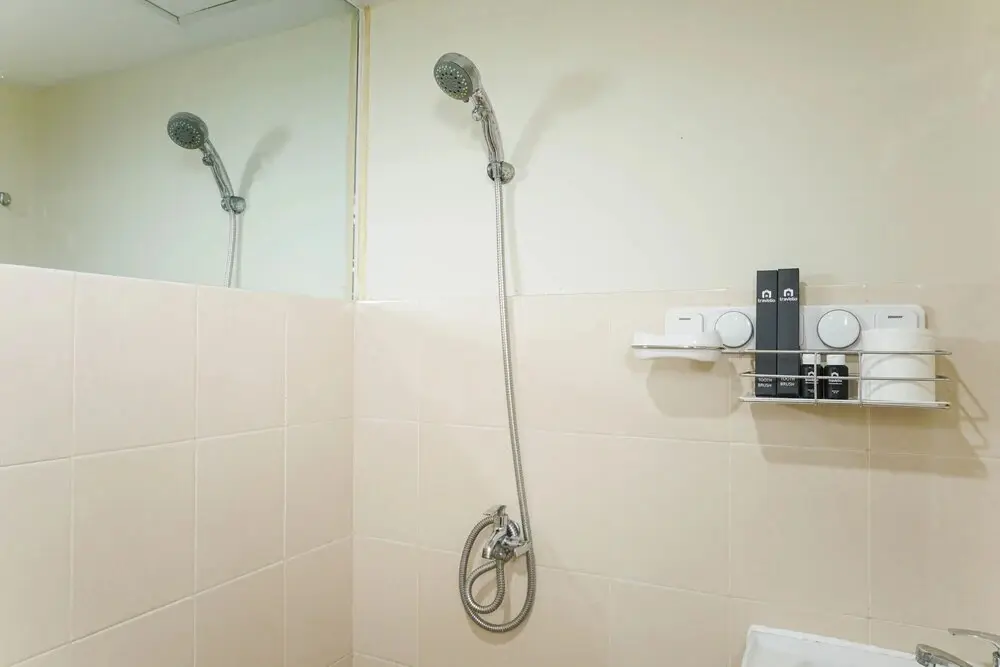 Джакарта: Duri Kosambi Cozy and Relaxing 3BR Apartment at Green Palm Residence