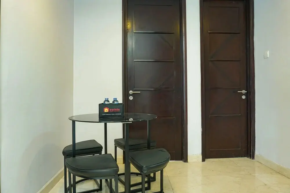 Джакарта: Modern and Stylish 2BR at The Empyreal Apartment