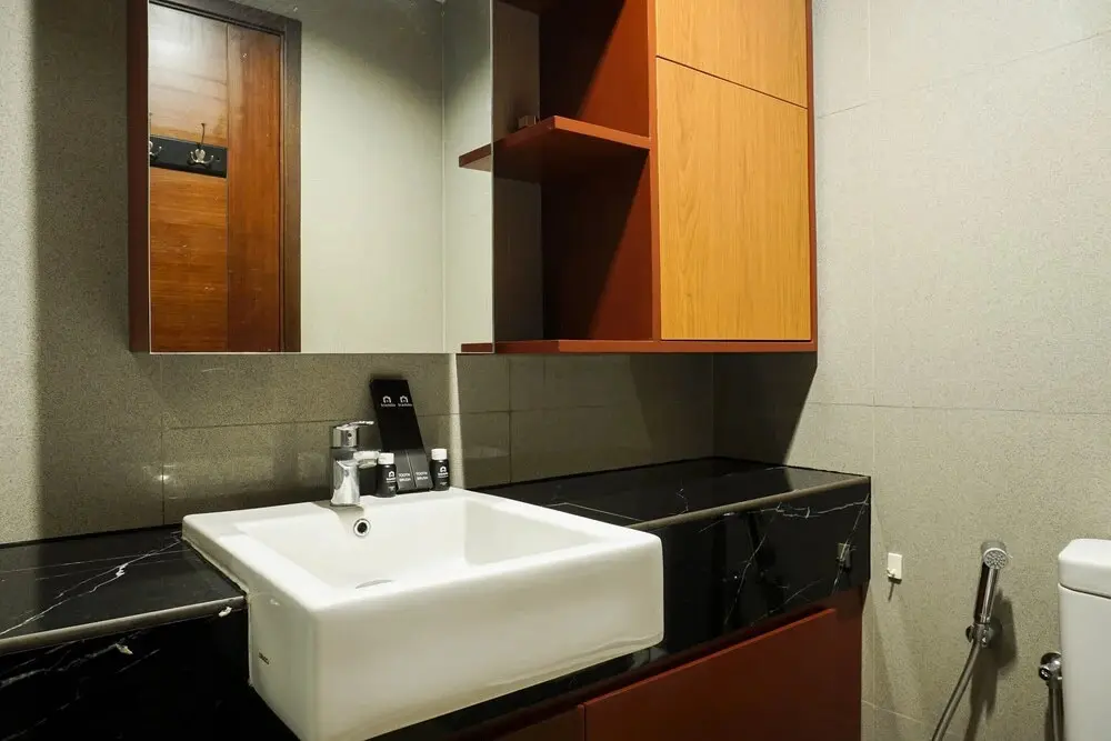Джакарта: Well Appointed Studio West Vista Apartment