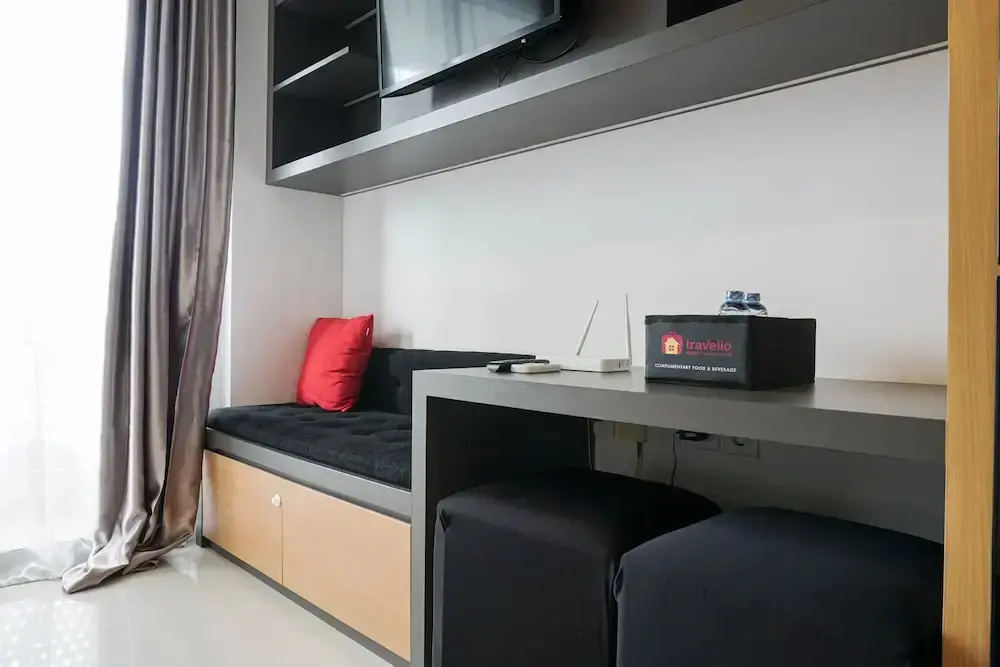 Джакарта: Well Appointed Studio West Vista Apartment