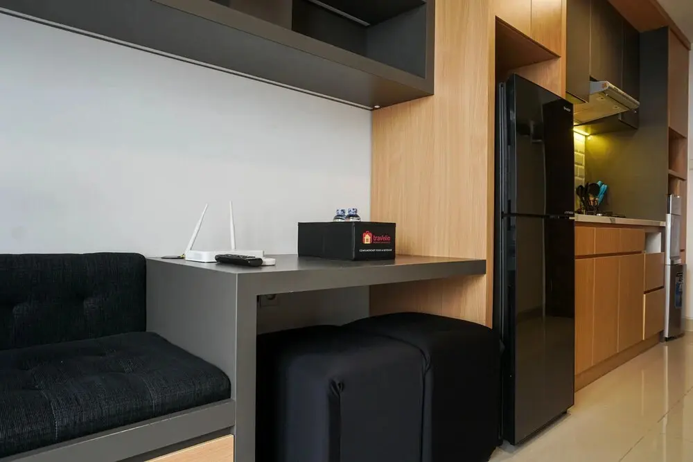 Джакарта: Well Appointed Studio West Vista Apartment