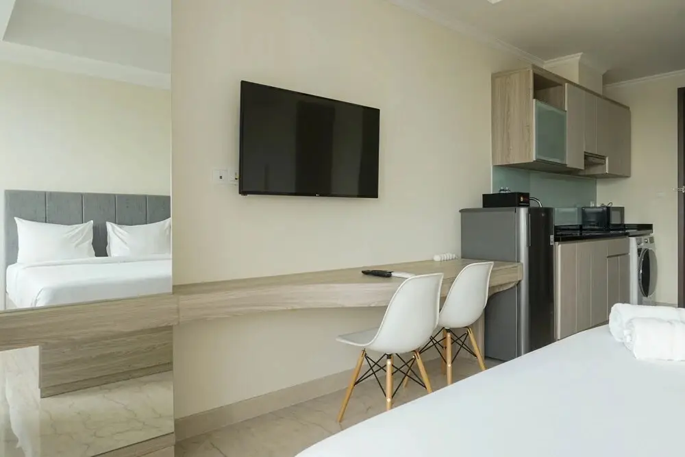 Джакарта: Well Appointed Studio at Menteng Park Apartment