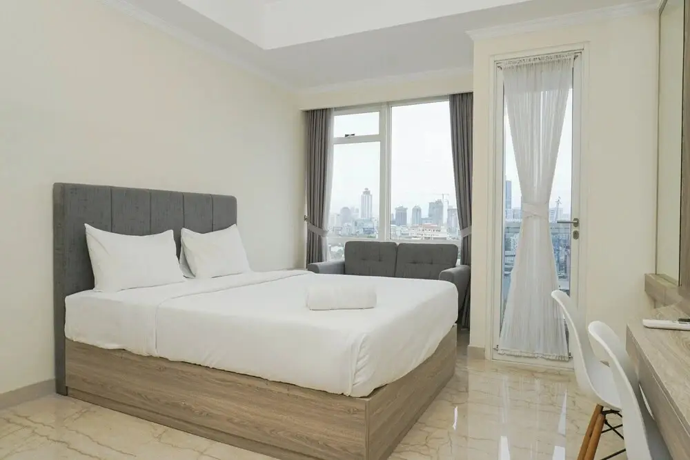 Джакарта: Well Appointed Studio at Menteng Park Apartment